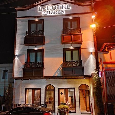 L'Hotel Prizren Esterno foto